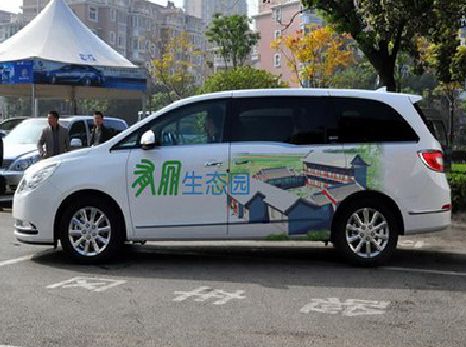 获嘉户外车贴喷绘如何保持效果?